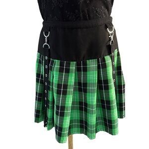 Hot Topic Green Plaid Mini Skirt Pleated Grommet Straps XL Punk Alt Goth